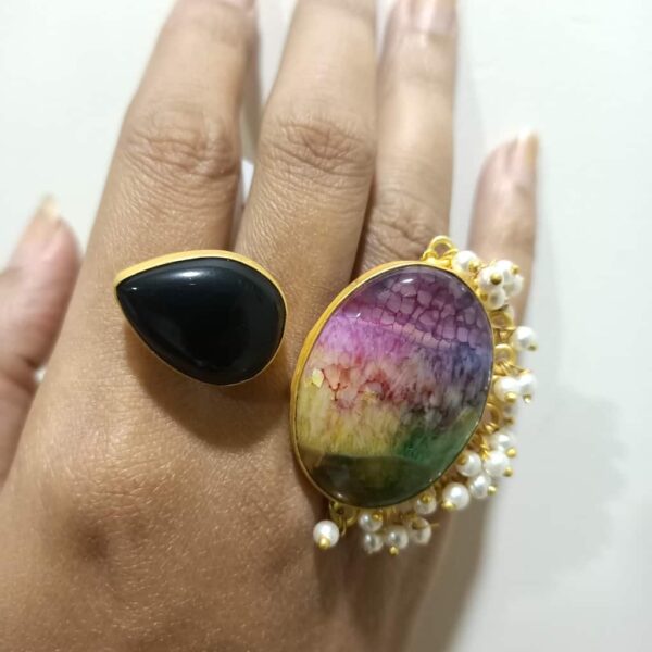 Black Rainbow Pearl Fringe Jogan Bi-Finger Ring Hand Closeup
