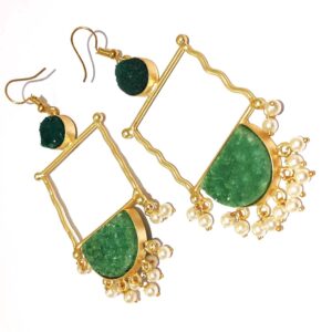 Green Drusy Golden Frame Fashion Earring with Pearl Fringe Close
